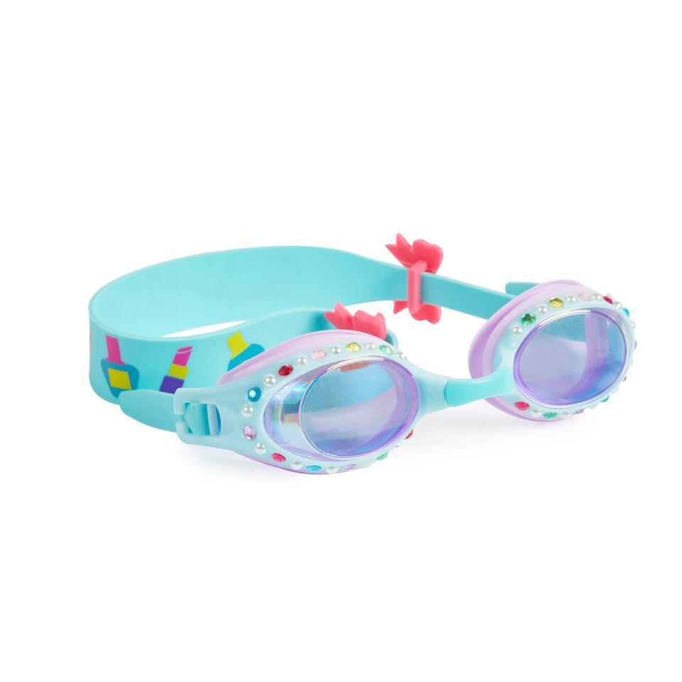 Breakfast at the pool